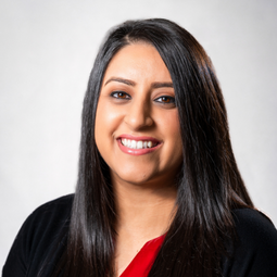 Amy Dhillon Headshot
